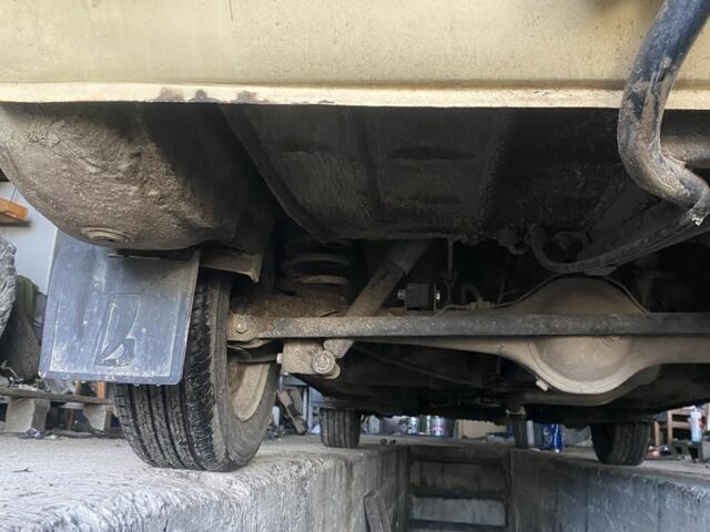 Жовтий ВАЗ 2106, об'ємом двигуна 1.3 л та пробігом 130 тис. км за 1750 $, фото 16 на Automoto.ua