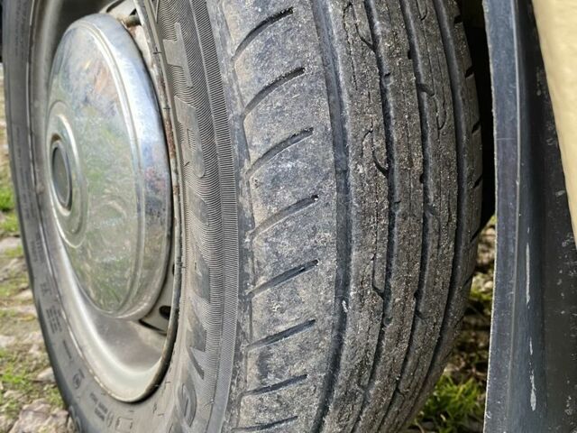 Жовтий ВАЗ 2106, об'ємом двигуна 1.3 л та пробігом 130 тис. км за 1750 $, фото 12 на Automoto.ua