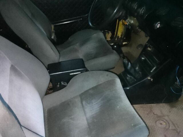 Желтый ВАЗ 2106, объемом двигателя 1 л и пробегом 2 тыс. км за 597 $, фото 6 на Automoto.ua