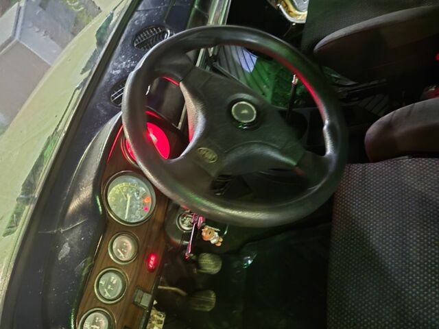 Желтый ВАЗ 2106, объемом двигателя 6 л и пробегом 1 тыс. км за 450 $, фото 6 на Automoto.ua