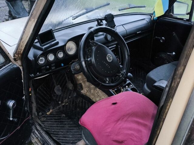 Жовтий ВАЗ 2106, об'ємом двигуна 1.5 л та пробігом 300 тис. км за 600 $, фото 6 на Automoto.ua