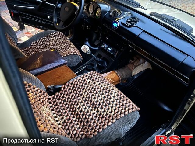 Желтый ВАЗ 2106, объемом двигателя 1.3 л и пробегом 0 тыс. км за 699 $, фото 8 на Automoto.ua