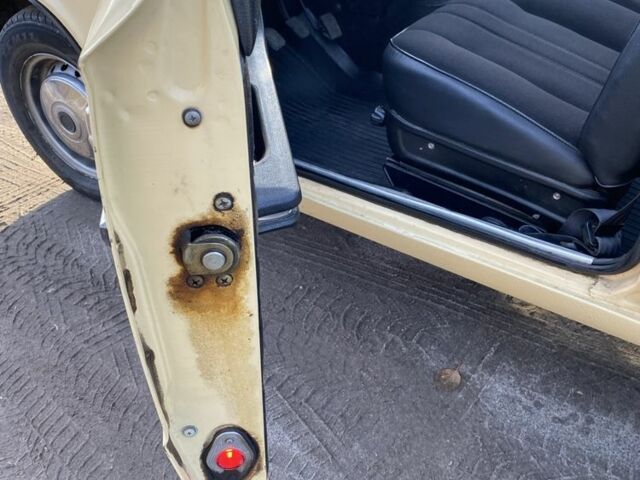 Жовтий ВАЗ 2106, об'ємом двигуна 1.3 л та пробігом 130 тис. км за 1750 $, фото 4 на Automoto.ua