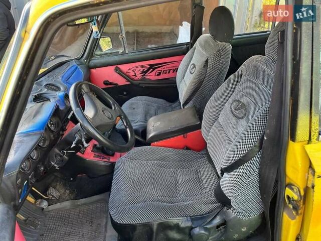 Желтый ВАЗ 2106, объемом двигателя 0 л и пробегом 163 тыс. км за 450 $, фото 2 на Automoto.ua