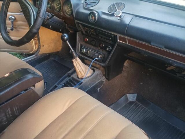 Желтый ВАЗ 2106, объемом двигателя 1.3 л и пробегом 555 тыс. км за 275 $, фото 6 на Automoto.ua