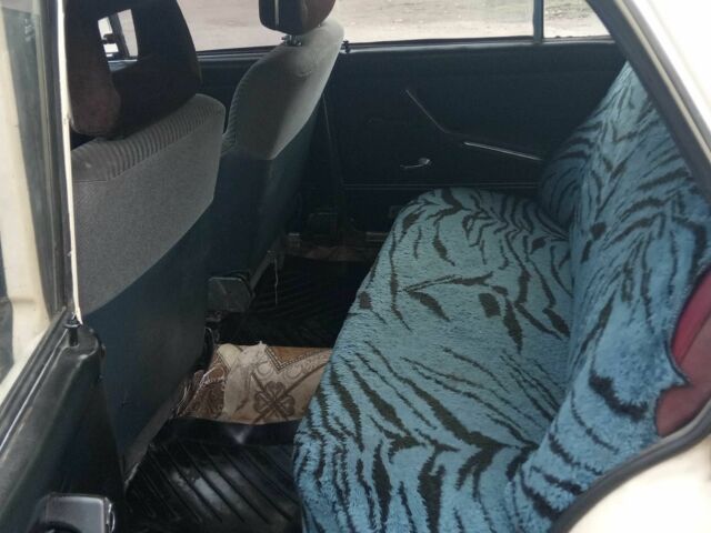 Желтый ВАЗ 2106, объемом двигателя 1.3 л и пробегом 330 тыс. км за 518 $, фото 20 на Automoto.ua