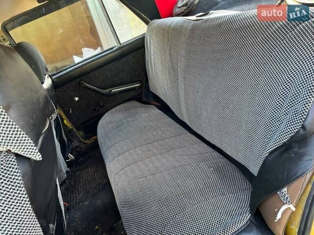 Желтый ВАЗ 2106, объемом двигателя 0 л и пробегом 163 тыс. км за 450 $, фото 4 на Automoto.ua