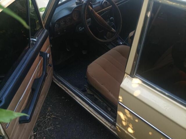 Желтый ВАЗ 2106, объемом двигателя 1.3 л и пробегом 555 тыс. км за 275 $, фото 4 на Automoto.ua