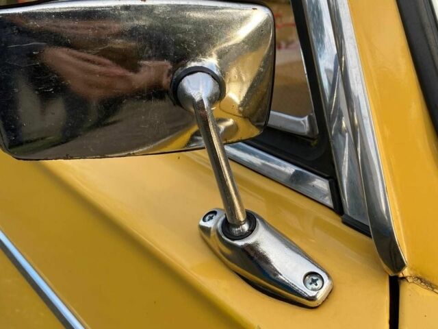 Желтый ВАЗ 2106, объемом двигателя 0 л и пробегом 75 тыс. км за 1650 $, фото 11 на Automoto.ua