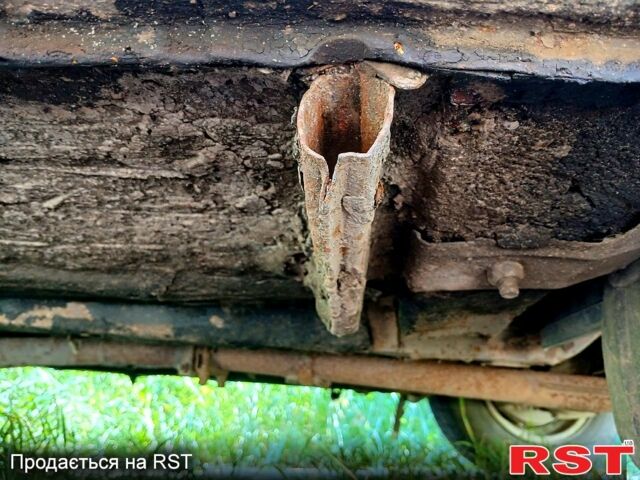 Жовтий ВАЗ 2106, об'ємом двигуна 1.6 л та пробігом 180 тис. км за 550 $, фото 8 на Automoto.ua