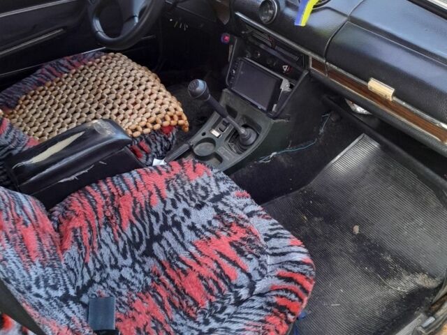 Желтый ВАЗ 2106, объемом двигателя 1.6 л и пробегом 1000 тыс. км за 406 $, фото 4 на Automoto.ua