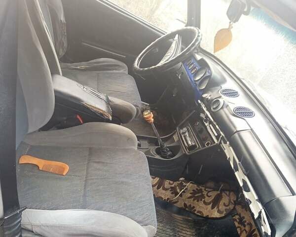 Серый ВАЗ 2106, объемом двигателя 1.3 л и пробегом 300 тыс. км за 450 $, фото 3 на Automoto.ua