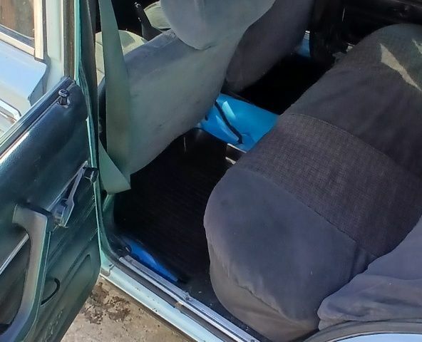 Сірий ВАЗ 2106, об'ємом двигуна 1.6 л та пробігом 165 тис. км за 1067 $, фото 6 на Automoto.ua