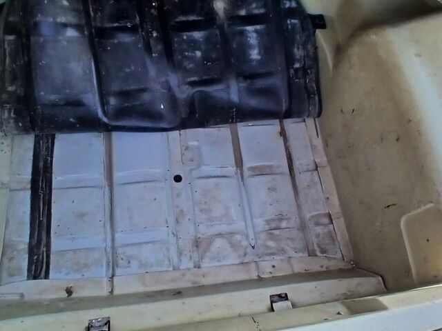 Сірий ВАЗ 2106, об'ємом двигуна 1.6 л та пробігом 165 тис. км за 1067 $, фото 11 на Automoto.ua