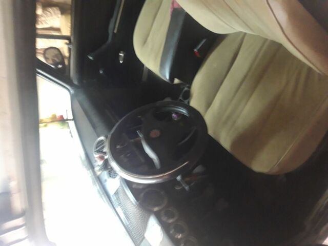 Серый ВАЗ 2106, объемом двигателя 1.5 л и пробегом 60 тыс. км за 600 $, фото 3 на Automoto.ua