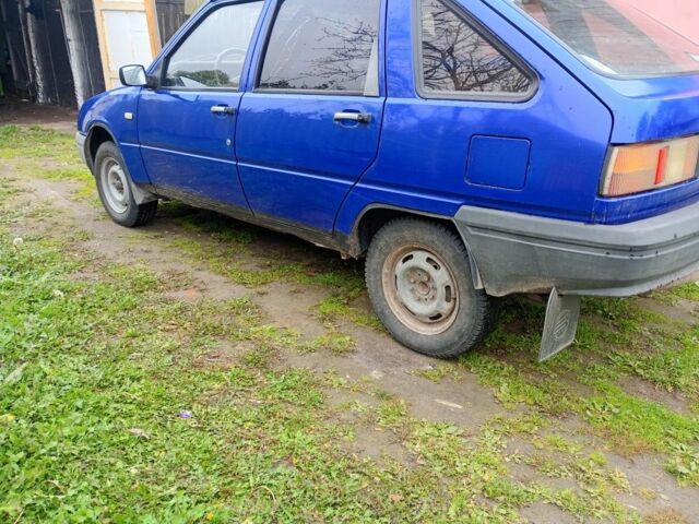 Синий ВАЗ 2106, объемом двигателя 1.6 л и пробегом 100 тыс. км за 999 $, фото 2 на Automoto.ua