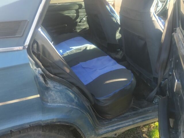 Синий ВАЗ 2106, объемом двигателя 1 л и пробегом 500 тыс. км за 383 $, фото 2 на Automoto.ua