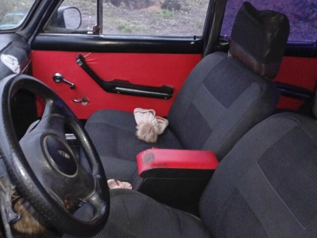 Синий ВАЗ 2106, объемом двигателя 1.3 л и пробегом 555 тыс. км за 544 $, фото 4 на Automoto.ua