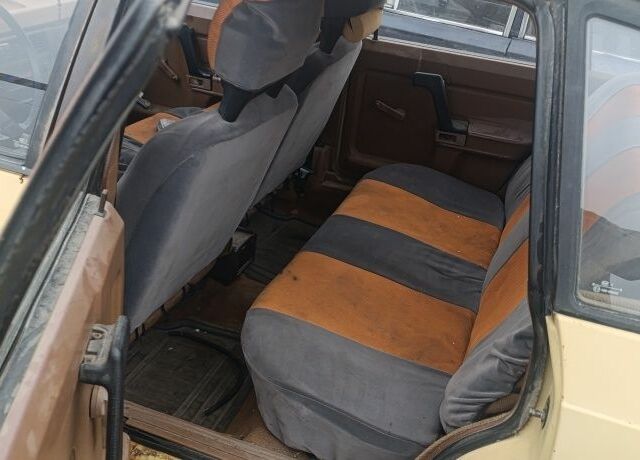 Синий ВАЗ 2106, объемом двигателя 2 л и пробегом 300 тыс. км за 841 $, фото 3 на Automoto.ua