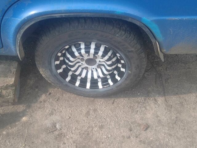 Синий ВАЗ 2106, объемом двигателя 1.5 л и пробегом 890 тыс. км за 357 $, фото 4 на Automoto.ua