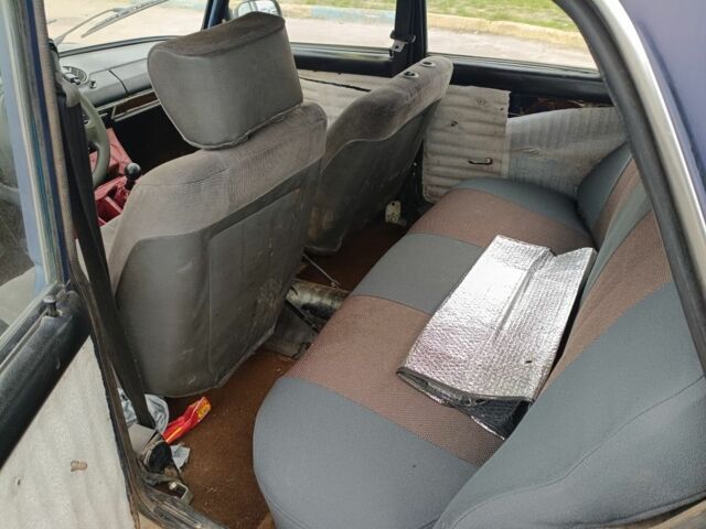 Синий ВАЗ 2106, объемом двигателя 0 л и пробегом 200 тыс. км за 450 $, фото 2 на Automoto.ua