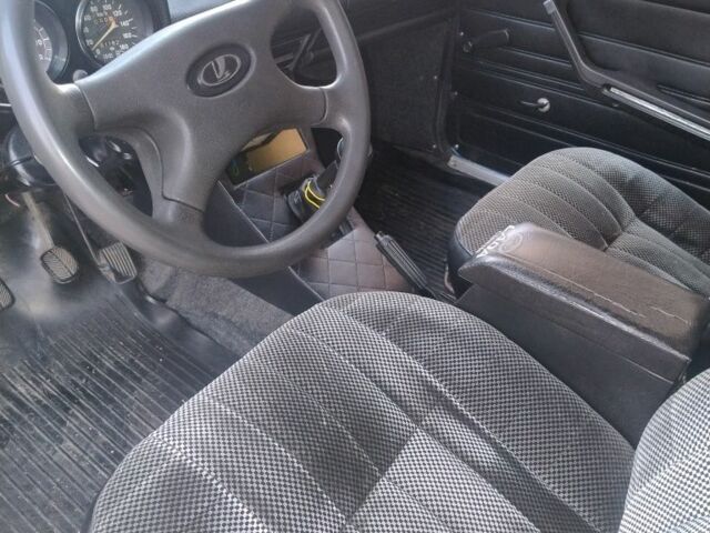 Синий ВАЗ 2106, объемом двигателя 1.5 л и пробегом 61 тыс. км за 1000 $, фото 6 на Automoto.ua