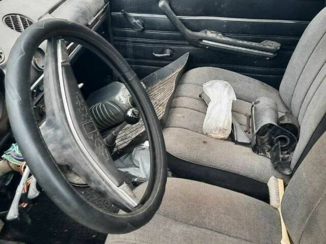 ВАЗ 2106 1990 у Збараже на Automoto.ua Синій ВАЗ 2106, об'ємом двигуна 0 л та пробігом 120 тис. км за 598 $, фото 3 на Automoto.ua