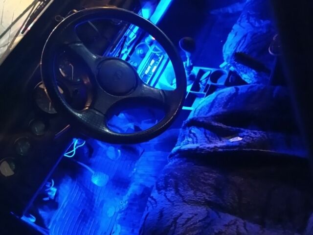 Синий ВАЗ 2106, объемом двигателя 1.5 л и пробегом 870 тыс. км за 524 $, фото 3 на Automoto.ua