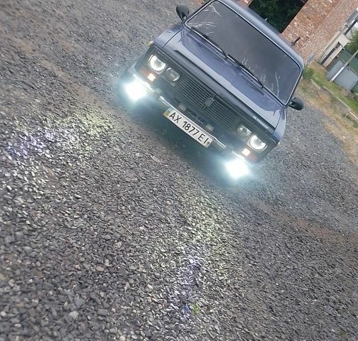 Синий ВАЗ 2106, объемом двигателя 1.3 л и пробегом 1000 тыс. км за 1100 $, фото 2 на Automoto.ua