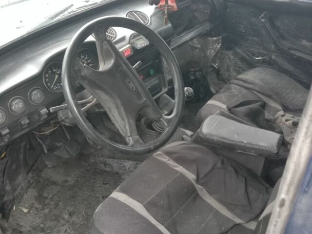 Синий ВАЗ 2106, объемом двигателя 1.6 л и пробегом 100 тыс. км за 237 $, фото 3 на Automoto.ua