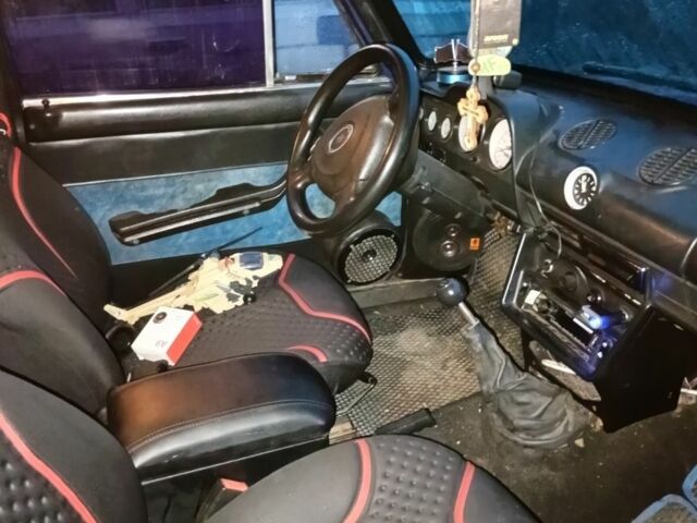 Синій ВАЗ 2106, об'ємом двигуна 1.5 л та пробігом 140 тис. км за 1300 $, фото 4 на Automoto.ua