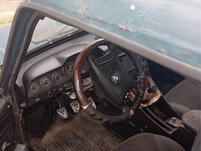 Зеленый ВАЗ 2106, объемом двигателя 0 л и пробегом 300 тыс. км за 549 $, фото 7 на Automoto.ua