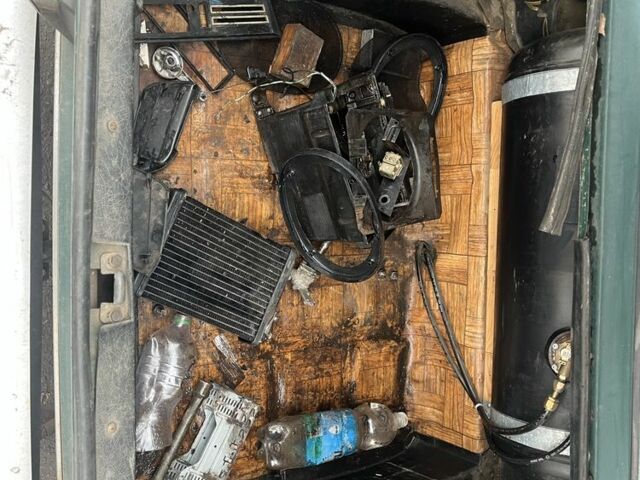 Зелений ВАЗ 2106, об'ємом двигуна 1.6 л та пробігом 3 тис. км за 355 $, фото 3 на Automoto.ua