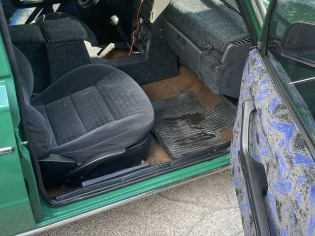 Зеленый ВАЗ 2106, объемом двигателя 1.6 л и пробегом 1000 тыс. км за 950 $, фото 2 на Automoto.ua