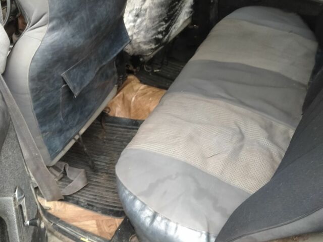 Зелений ВАЗ 2106, об'ємом двигуна 1 л та пробігом 100 тис. км за 358 $, фото 5 на Automoto.ua