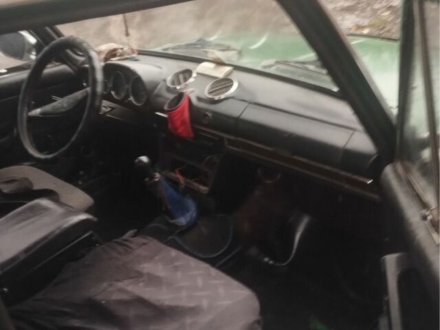 Зеленый ВАЗ 2106, объемом двигателя 1.5 л и пробегом 100 тыс. км за 500 $, фото 4 на Automoto.ua