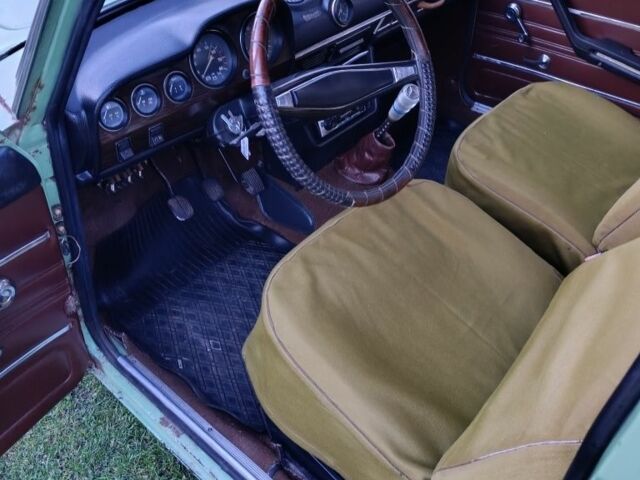 Зеленый ВАЗ 2106, объемом двигателя 1 л и пробегом 53 тыс. км за 360 $, фото 4 на Automoto.ua