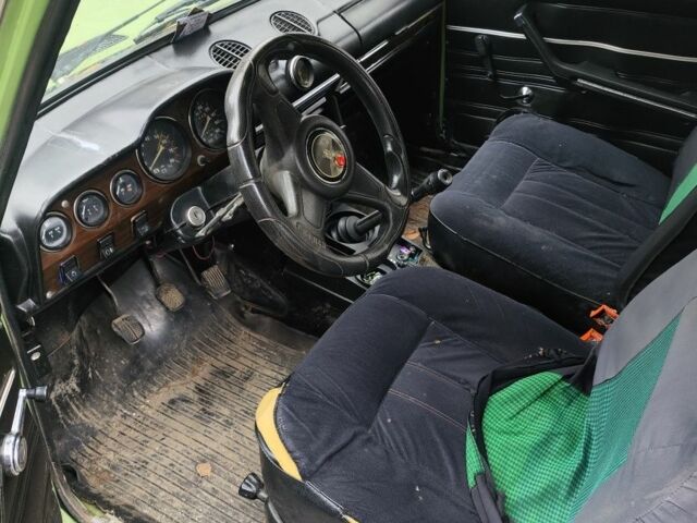 Зеленый ВАЗ 2106, объемом двигателя 0 л и пробегом 136 тыс. км за 476 $, фото 2 на Automoto.ua