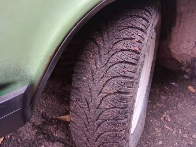 Зеленый ВАЗ 2106, объемом двигателя 1.3 л и пробегом 3 тыс. км за 571 $, фото 4 на Automoto.ua