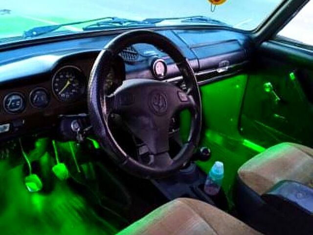 Зеленый ВАЗ 2106, объемом двигателя 1.5 л и пробегом 500 тыс. км за 860 $, фото 4 на Automoto.ua