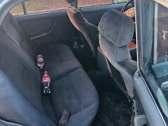 Зеленый ВАЗ 2106, объемом двигателя 1.6 л и пробегом 200 тыс. км за 477 $, фото 6 на Automoto.ua