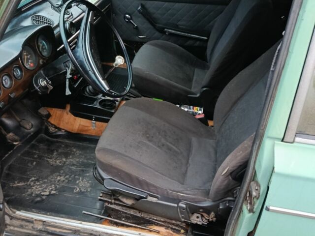 Зеленый ВАЗ 2106, объемом двигателя 0 л и пробегом 1000 тыс. км за 700 $, фото 6 на Automoto.ua