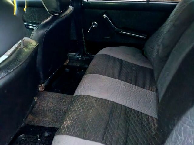 Зеленый ВАЗ 2106, объемом двигателя 1.6 л и пробегом 180 тыс. км за 500 $, фото 4 на Automoto.ua