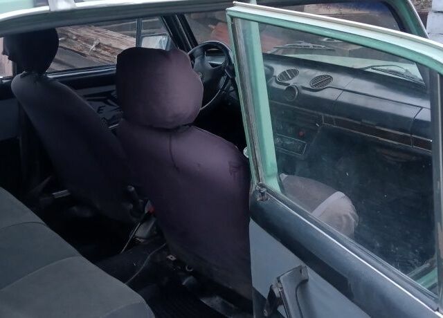 Зеленый ВАЗ 2106, объемом двигателя 0 л и пробегом 200 тыс. км за 300 $, фото 4 на Automoto.ua