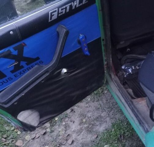 Зеленый ВАЗ 2106, объемом двигателя 1.3 л и пробегом 270 тыс. км за 476 $, фото 11 на Automoto.ua