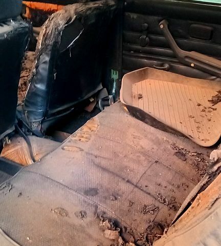 Зеленый ВАЗ 2106, объемом двигателя 1.6 л и пробегом 230 тыс. км за 410 $, фото 9 на Automoto.ua