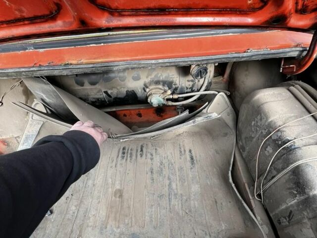 Оранжевый ВАЗ 2106, объемом двигателя 1.5 л и пробегом 100 тыс. км за 324 $, фото 6 на Automoto.ua