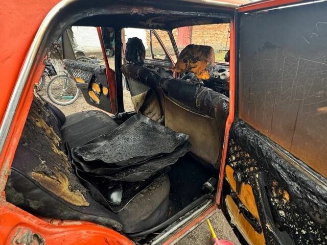 Оранжевый ВАЗ 2106, объемом двигателя 1.5 л и пробегом 390 тыс. км за 190 $, фото 2 на Automoto.ua