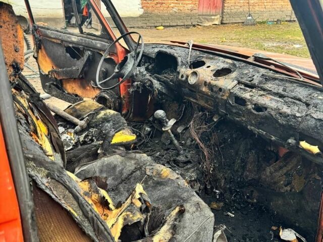 Оранжевый ВАЗ 2106, объемом двигателя 1.5 л и пробегом 390 тыс. км за 190 $, фото 5 на Automoto.ua