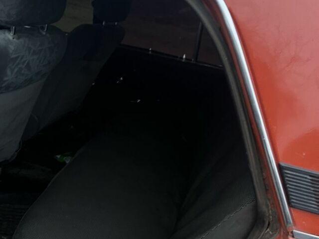 Оранжевый ВАЗ 2106, объемом двигателя 1.3 л и пробегом 70 тыс. км за 592 $, фото 6 на Automoto.ua